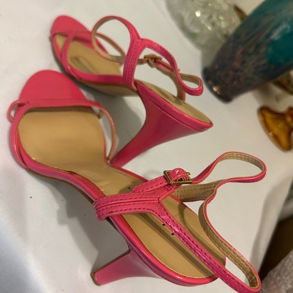 Pink Heels Elegant Strappy Design - Picture 3 of 4
